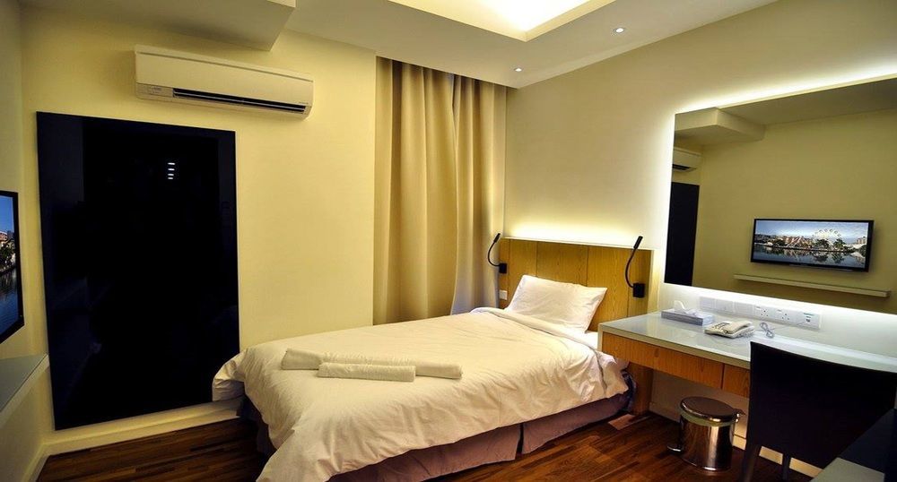 Mio Boutique Hotel 2*